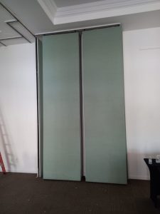 Manutenção preventiva em divisórias articuladas em Uberlândia