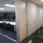 Empresa especializada em limpeza interna de divisórias industriais