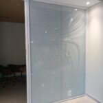 Empresa especializada em limpeza interna de divisórias industriais